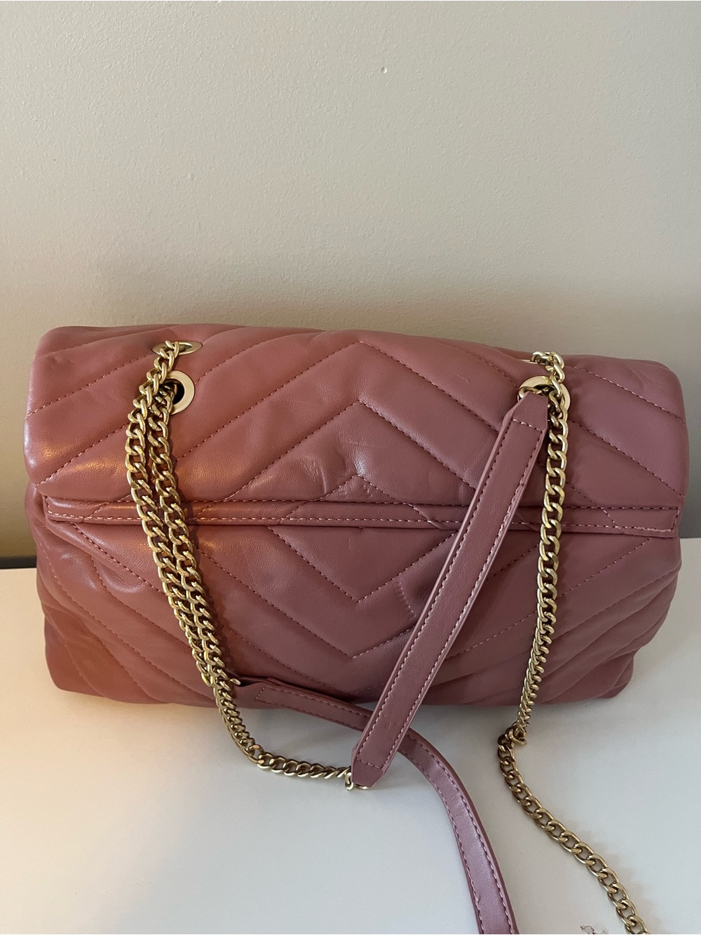 Quilted Mauve Shoulder Bag with Gold Chain Strap
